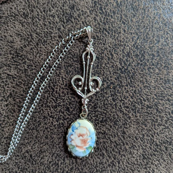 Vintage painted necklace - Picture 1 of 5